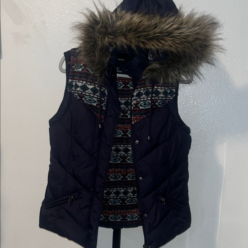 Elegant Navy Blue Hooded Vest with Faux Fur Trim